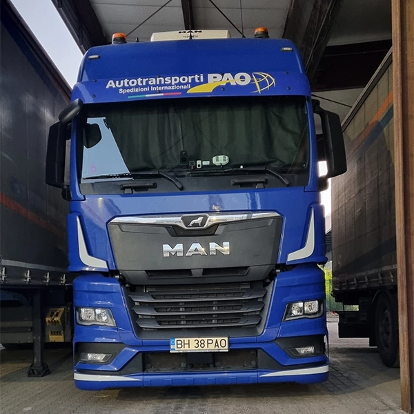 camion Man din flota moderna de transport a firmei Autotransporti Pao