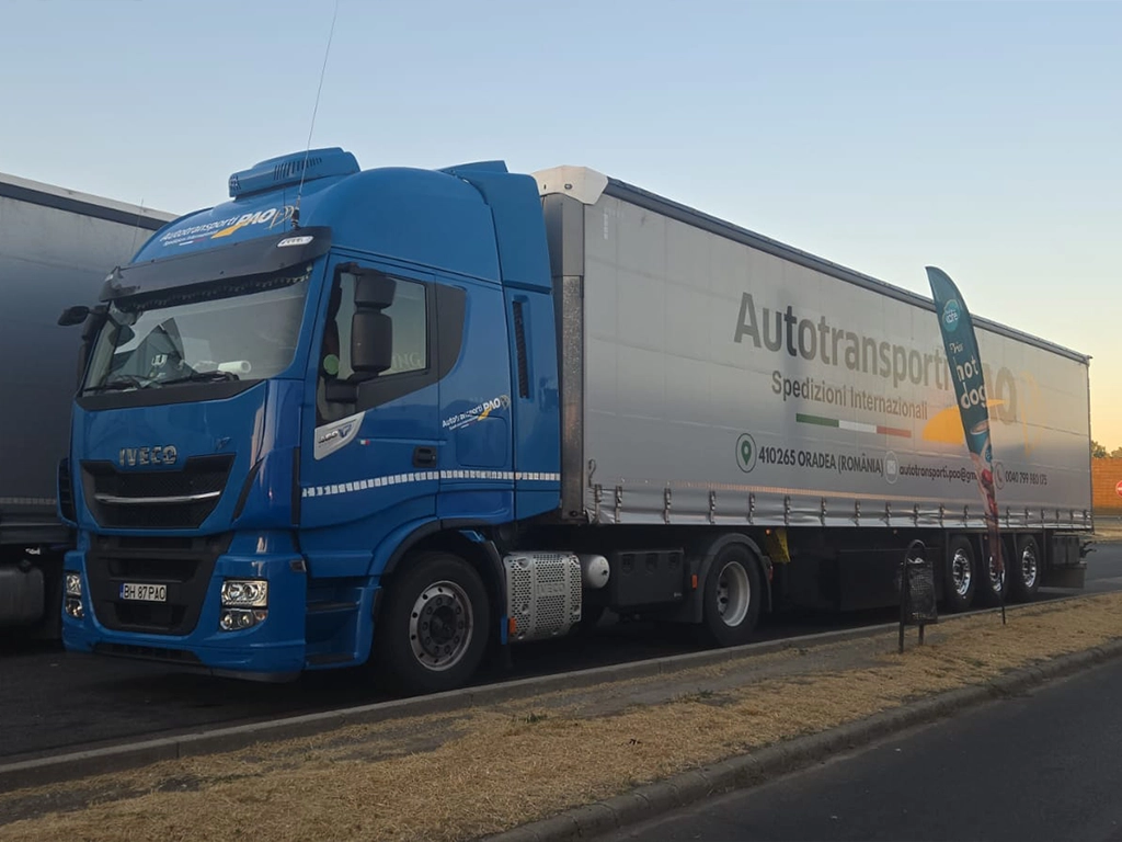 ansamblu de transport marfuri intern si international