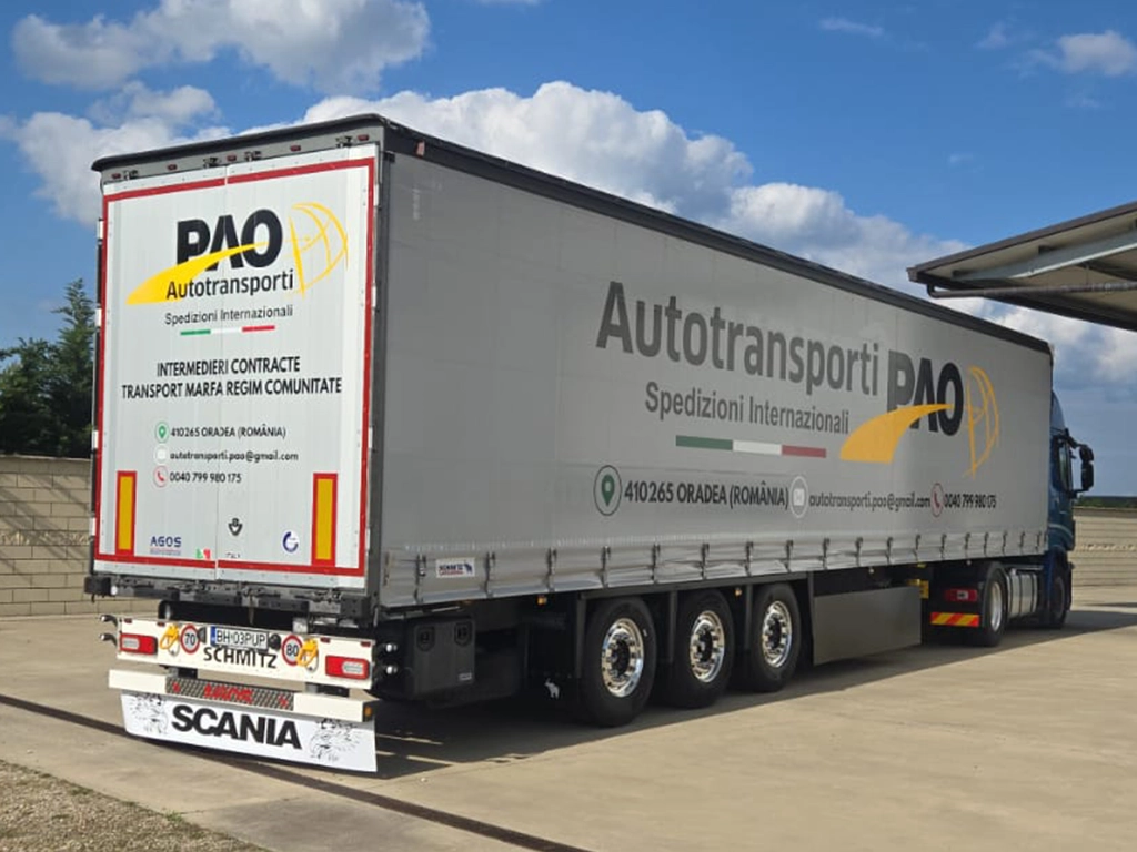 semiremorca apartindnd firmei Autotrabsporti Pao pentru transportat de marfuri generale