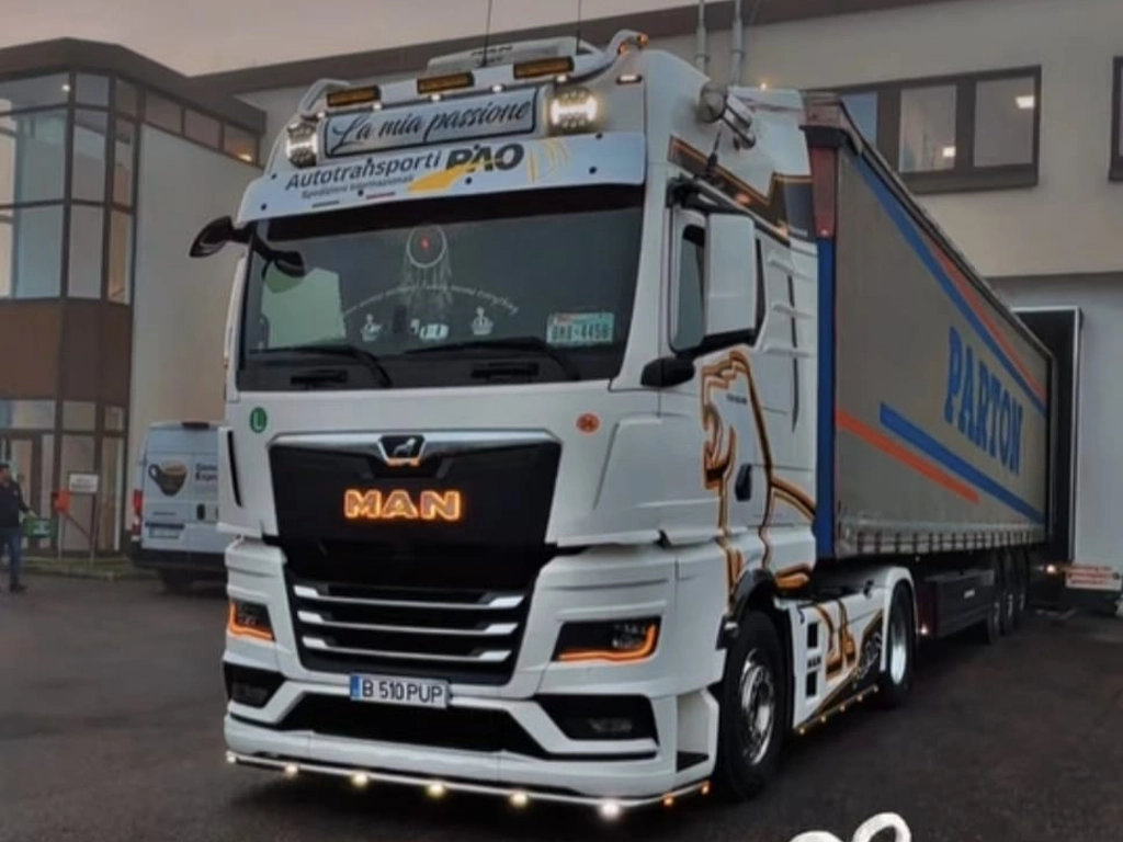 camion MAN apartindnd firmei Autotransporti Pao