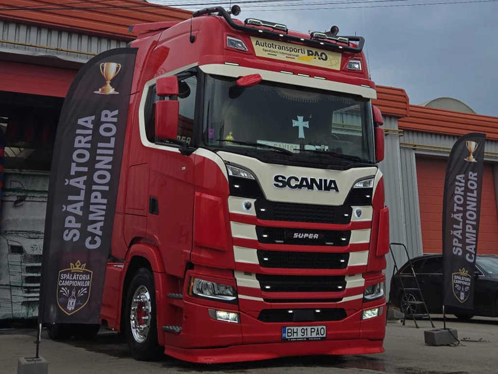 Un camion Scania din plota noastra proaspat iesit de la spalatorie